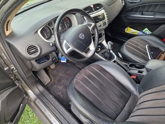 Lancia Delta - 6