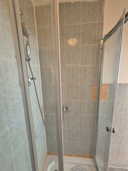 GARZÓNKA NA  7.SÍDL. V KN. - 6