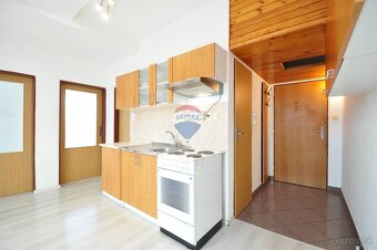 REZERVOVANÉ PREDAJ, 2-izbový podkrovný byt v Poprade, Ul - 6