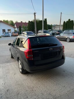 KIA Ceed Combi 1.6 CRDi = 85kW r.v 2012, Top Stav = - 6