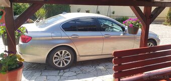 Predám Garážované BMW 520d model F10 - 6