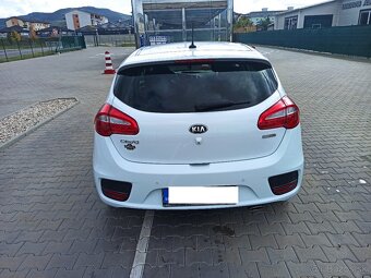 KIA Ceed 1.4 CVVT UEFA edicia Gold+Platinum - 6