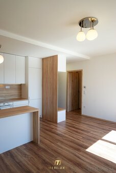 (REZERVOVANÉ) 2 izbový byt, zariadený, veľký balkón, Rajka - 6