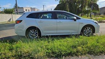 Toyota Corolla 1,8 Hybrid E-Cvt kombi 75000km kúpené SK DPH - 6