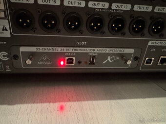 Behringer X32 + Thon case - 6