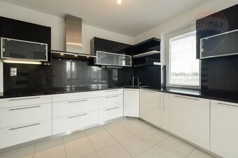 PREDAJ: 15 ročný rodinný dom - bungalov s veľkým pozemkom, P - 6