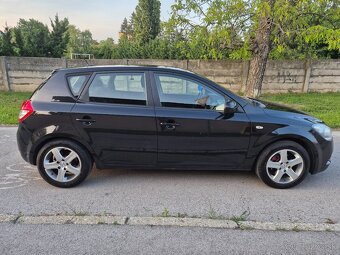 Predám Kia Ceed Faclieft 1.4 77kw Benzin r.v.2012 - 6