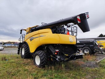 New Holland CR 9.90 - 6