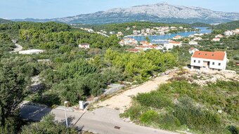 Stavebný pozemok v Lumbarde 706 m² – len 300 m od mora - 6
