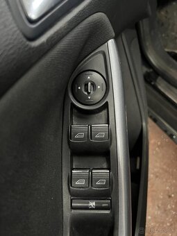 Rozpredám na diely Ford Focus mk3 HB combi - 6