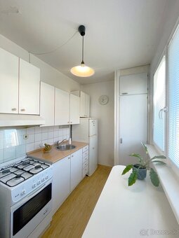 3D a Video: Priestranný 2 izbový byt - Bratislava Dúbravka - 6