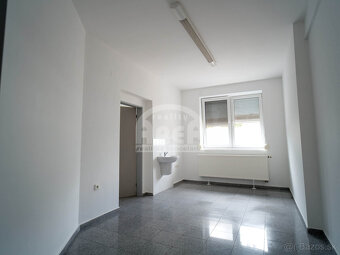 Komerčná budova v širšom centre mesta Vranov nad Topľou - 6