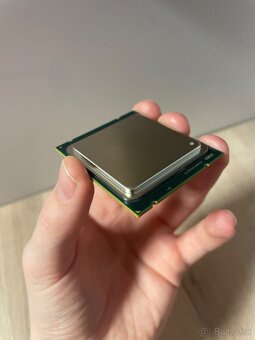 Procesor Intel Xeon E5-1607 2.80GHz - 6