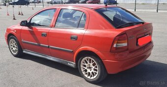 Opel astra 1.4 g hatchback 12/2008 - 6