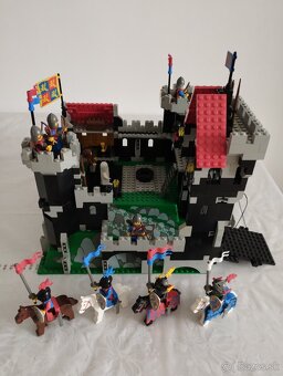 LEGO Castle 6086 Black Knight's Castle - 6