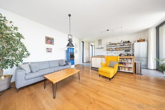 MIKELSSEN - Na predaj výnimočný bungalov s bazénom v lukratí - 6