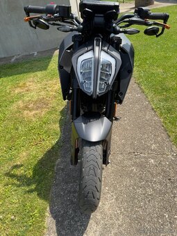 KTM Duke 125 2023 TOP stav + 900€ DOPLNKY - 6