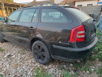 šKODA OCTAVIA COMBI 2 TDI - rozpredám - 6