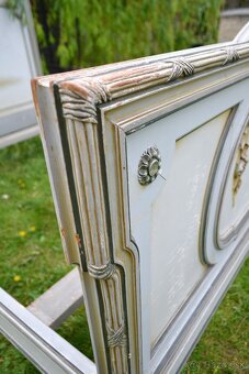 Krásna vyrezávaná posteľ - 6