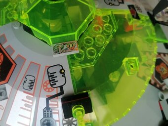 Lego 6975 Alien Avenger zo série Space: UFO z roku 1997 - 6