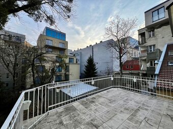 NADŠTANDARDNÝ 4-IZB. MEZONET PRI HVIEZDOSLAVOVOM NÁMESTÍ - 6