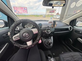 Mazda 2 - 6