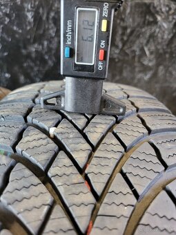 185/60 R15 Bridgestone  zimne pneumatiky - 6
