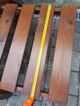 Predám záhradné polohovateľné ležadlo z masívneho dreva - 6