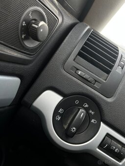 Škoda Octavia Scout 2.0fsi - 6