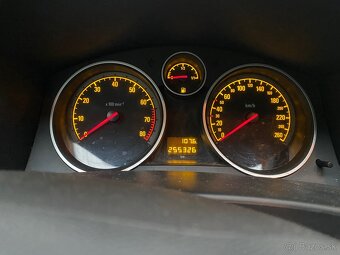 Opel astra H caravan - 6
