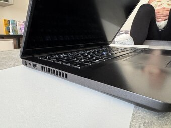 Dell Latitude 5400, 16 GB RAM, 256 GB NVMe SSD - 6