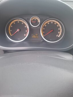 Opel Corsa 1,2 59 kW ročník 2008 klima 149 300 km - 6