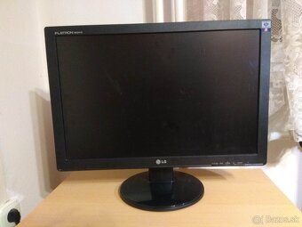 Monitor LG 22 palcový - 6