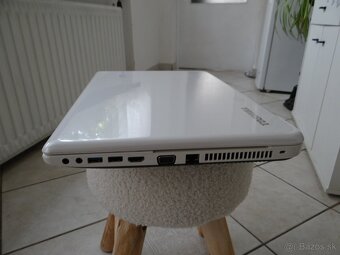 17.3" Toshiba L70/Core I5/ 8GB RAM/128SSD a 1TB HDD/NVidia - 6