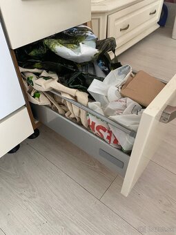 Kvalitná rohová kuchynská linka so spotrebičmi - 6