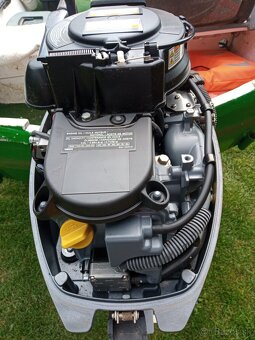 Predám lodný motor Yamaha 9,9 HP krátka noha. - 6