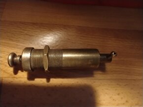 Ručná olejová pumpa určená na presné dávkovanie maziva - 6