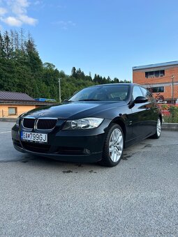 BMW E90 320i (2005) - 6