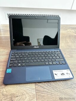 Asus Notebook X205TA - Windows 10 - 6