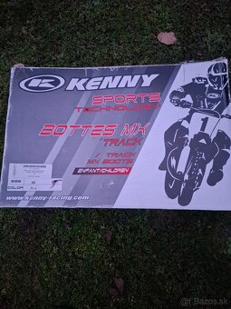 Detská prilba a čižmy - 6