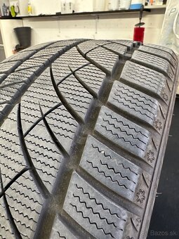 245/40 R19 zimné - 6