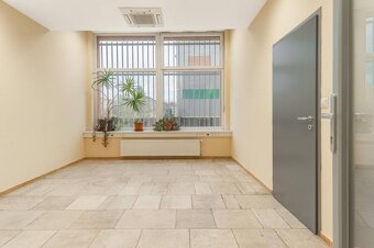 Predaj komerčných / kancelárskych priestorov v Petržalke - 6