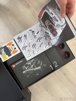 LEGO Technic Porsche 911 GT3 RS - 6