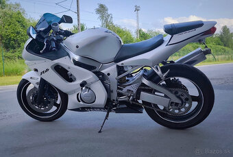 Yamaha YZF R6 - 6