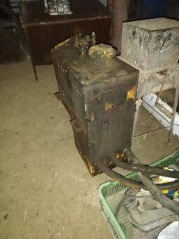 Hydraulicka nádrž - 6