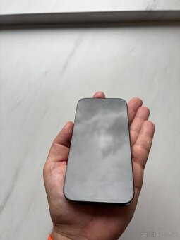 iPhone 14 PRO pokazeny displej - 6