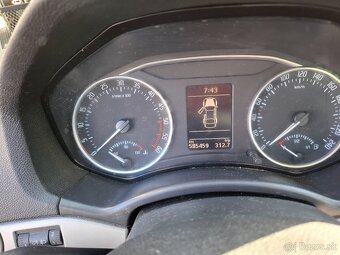 Predám Škoda Octavia 1.6 TDI CR DPF Elegance - 6