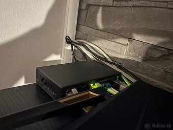 Predam Hasivo S600W-4GT-2SX-S 2.5/10Gbit switch - 6