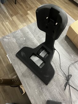 Pokazený tyčový vysávač 2v1 Sencor - 6