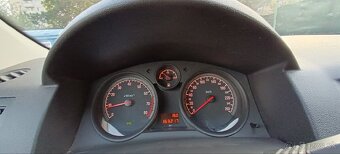 Opel Astra 2011 benzín - 6